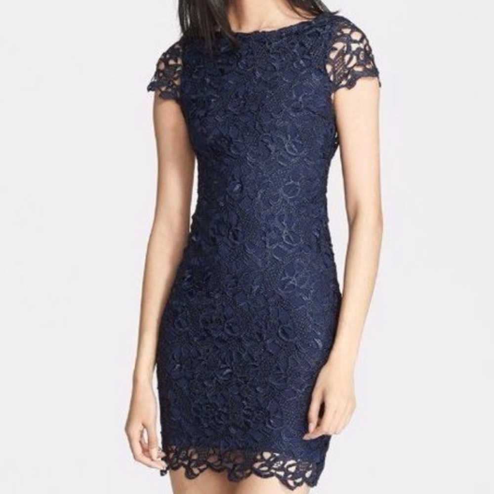 ALICE + OLIVIA
Lace Pattern Mini Dress NWT